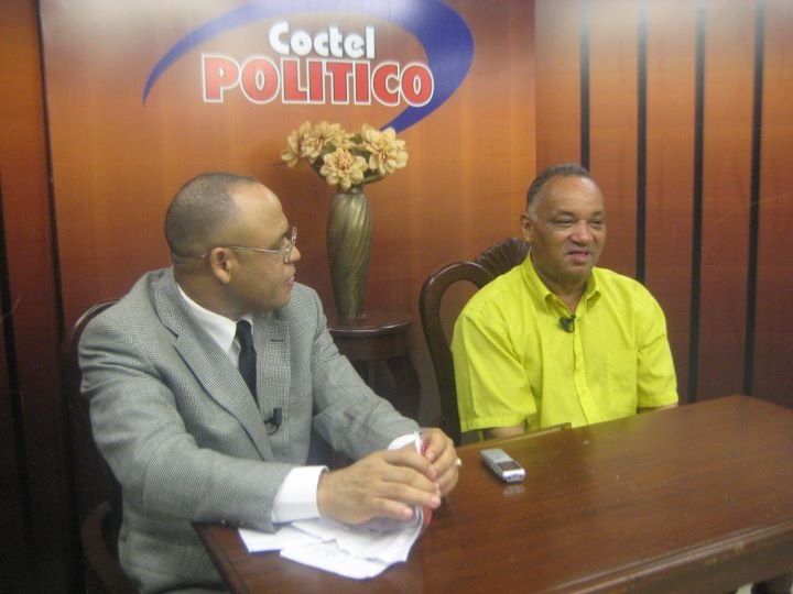 Lic. Radhames Mercedes en Coctel Politico